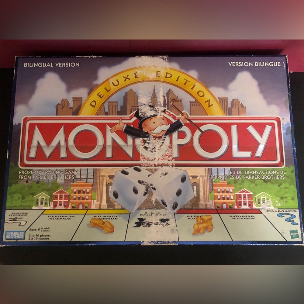 Hasbro Parker Brothers Monopoly Deluxe Edition